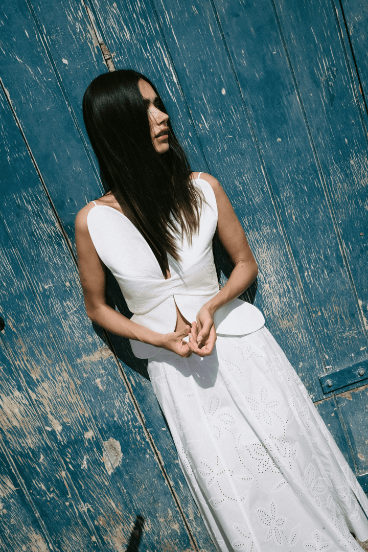 LACY DAISY - EMBROIDERY PRINT FABRIC ICONIC FLORAL SHAPE CUTOUT TOP - OFF WHITE