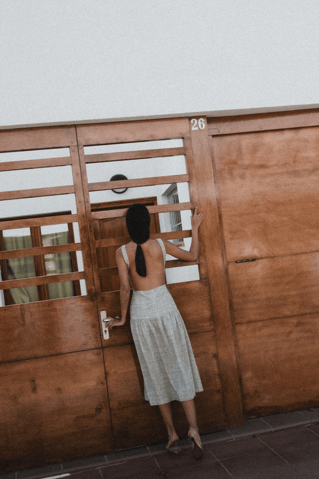 BRUNA - OPEN BACK MIDI DRESS - CROSSED LINES KHAKI