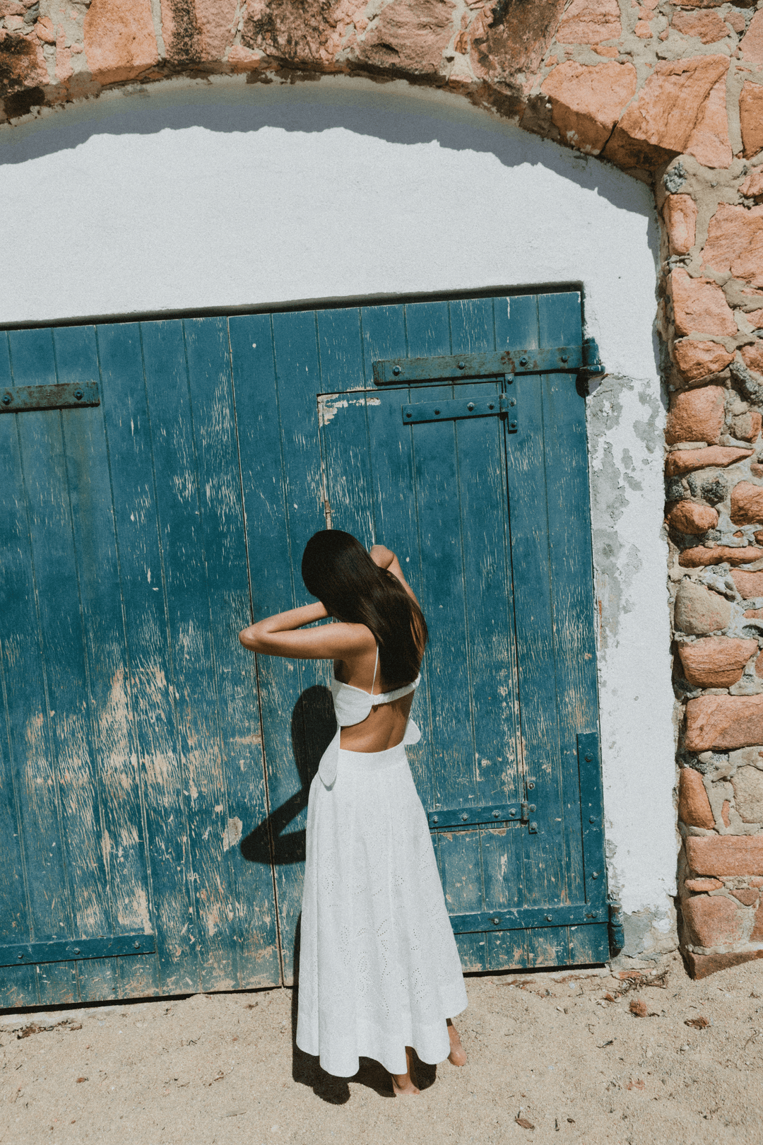 LACY DAISY - EMBROIDERY PRINT FABRIC ICONIC FLORAL SHAPE CUTOUT TOP - OFF WHITE