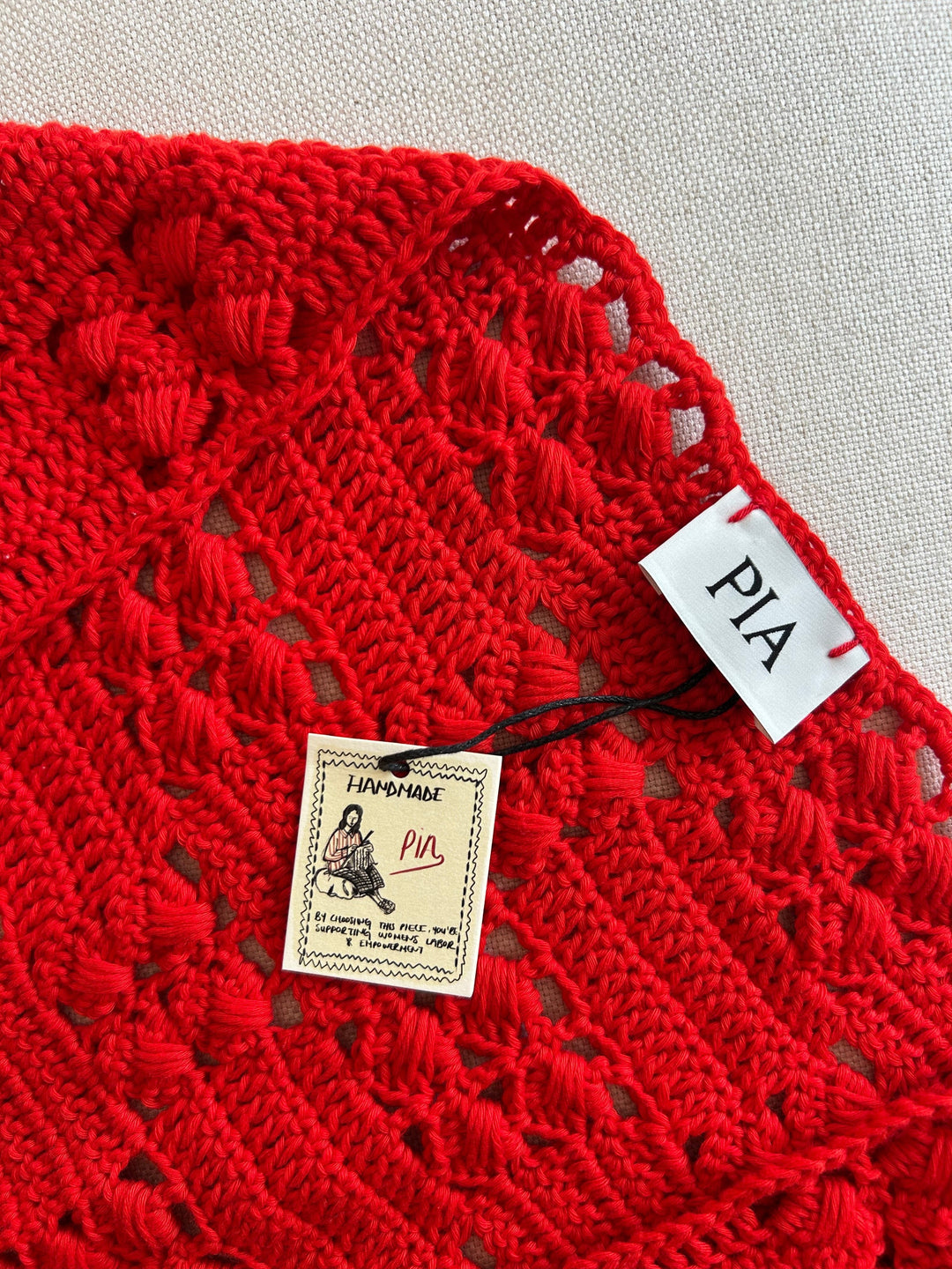 GIGI - TRIANGLE KNIT SCARF - RED
