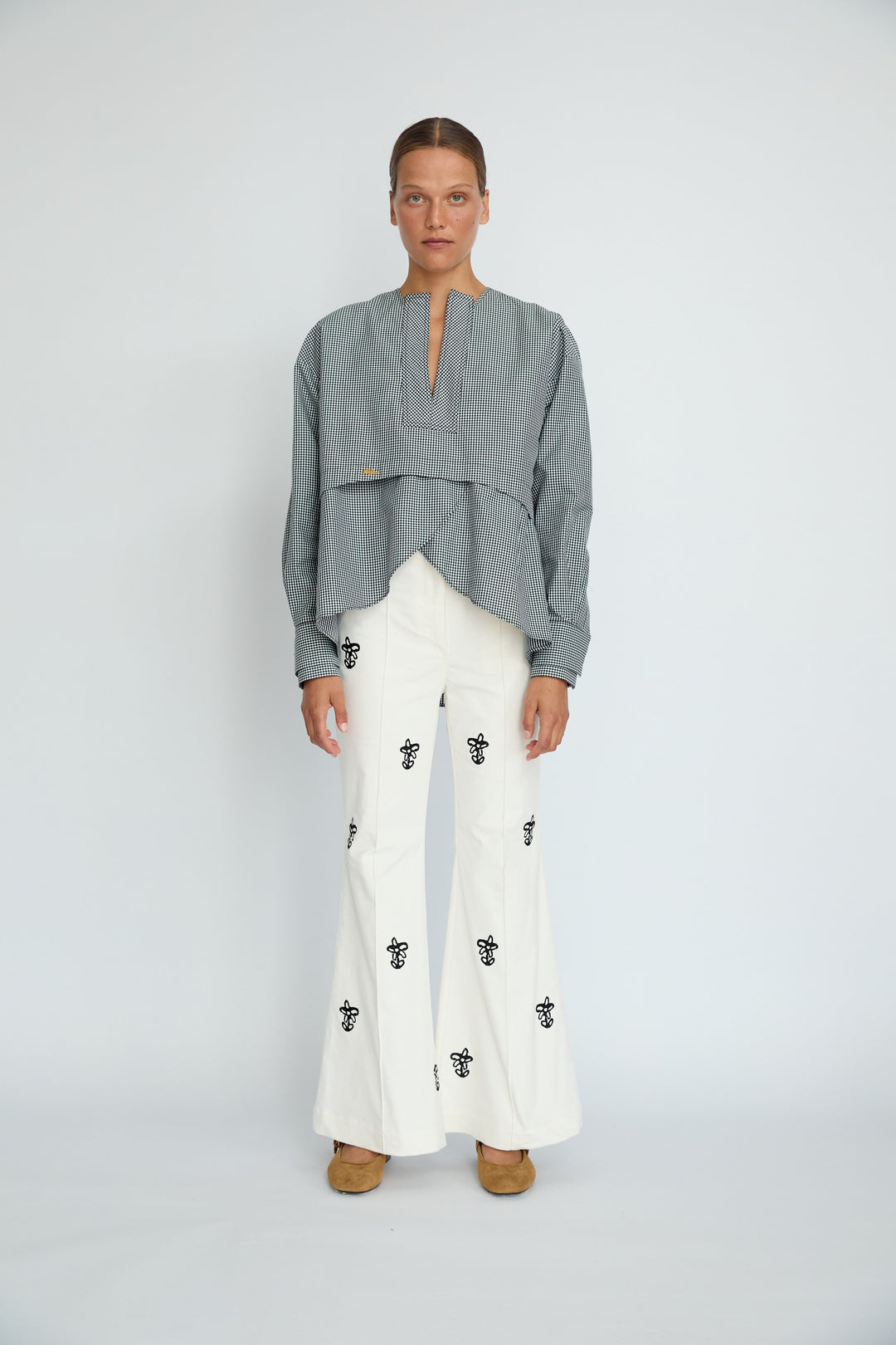 IAN - FLORAL EMBROIDERED VELVET FLARE PANTS - ECRU