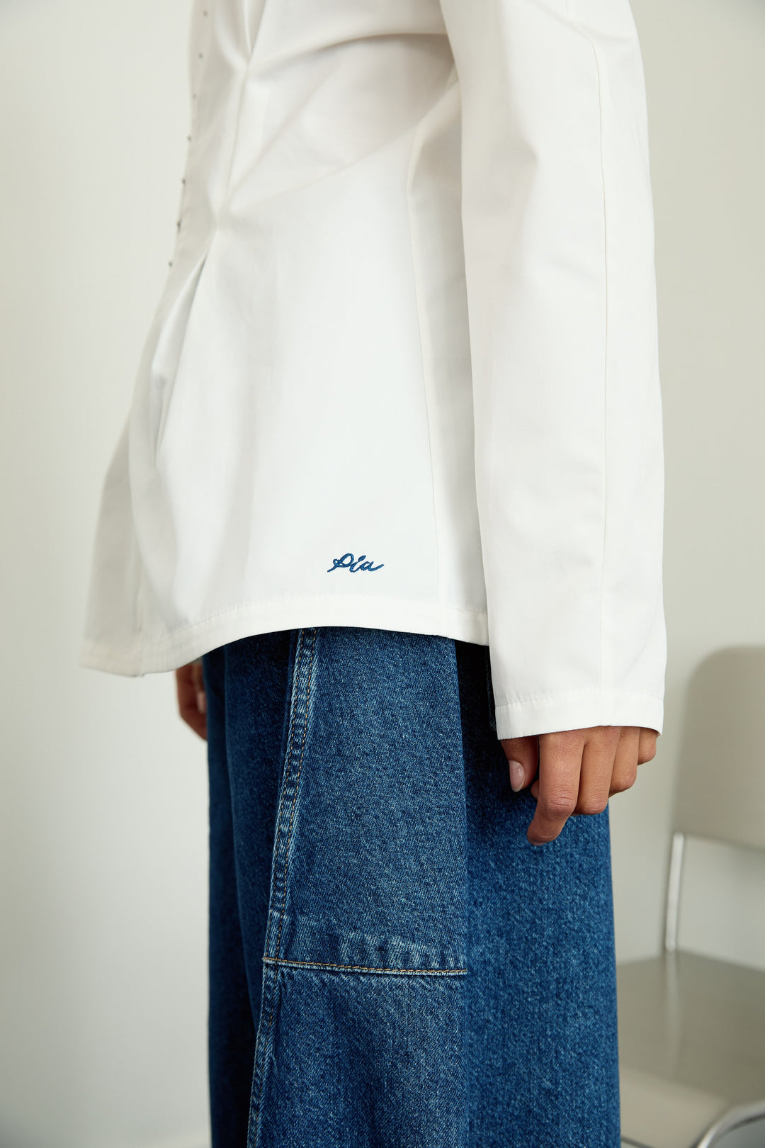 LIVIA - HOOK & EYE DETAIL BALLOON SLEEVE BLOUSE - ECRU
