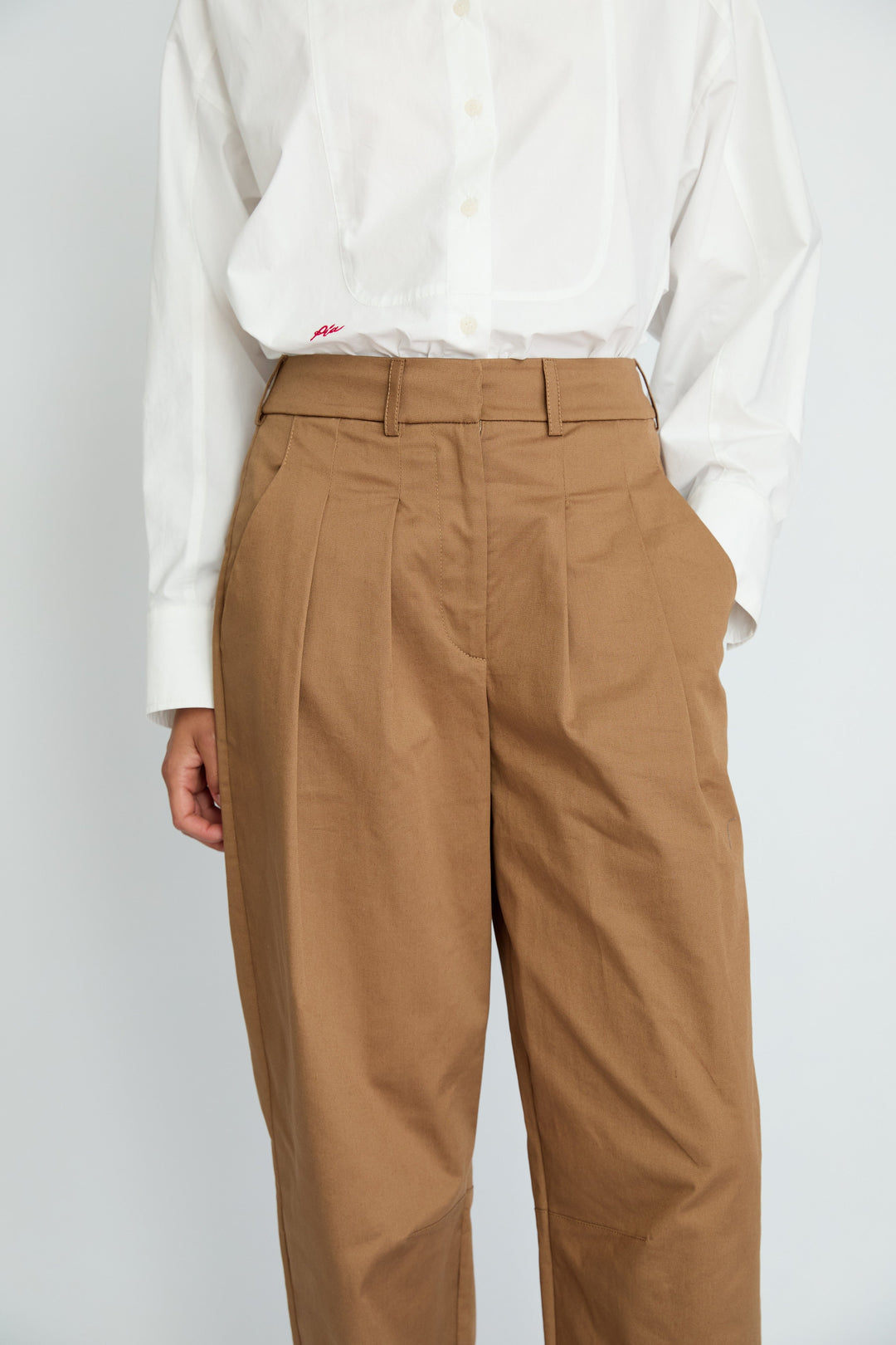 DENY - PLEAT & DART DETAIL PANTS - BEIGE