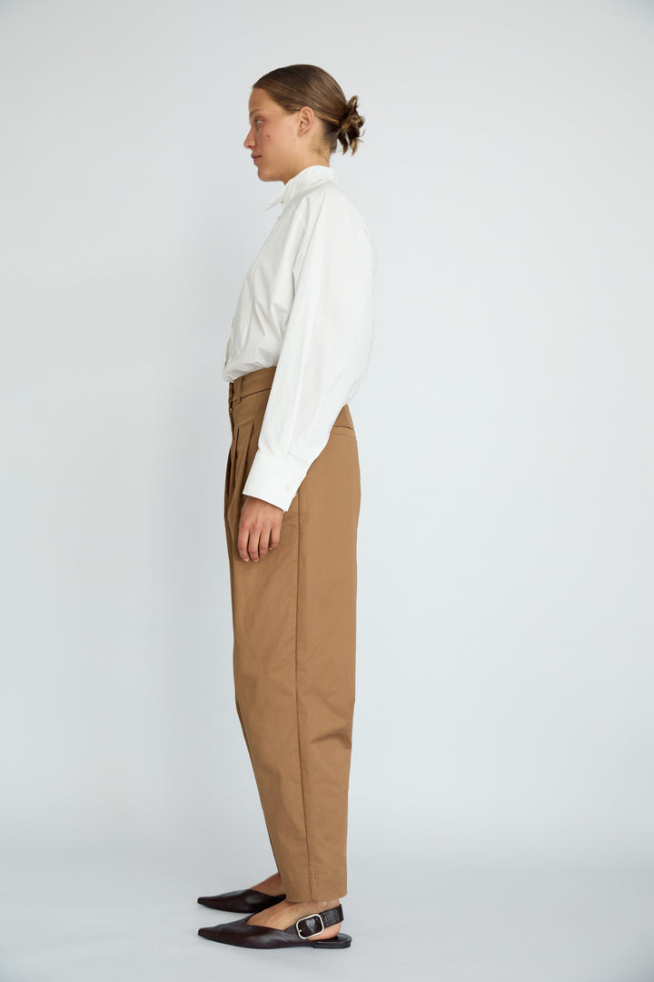 DENY - PLEAT & DART DETAIL PANTS - BEIGE