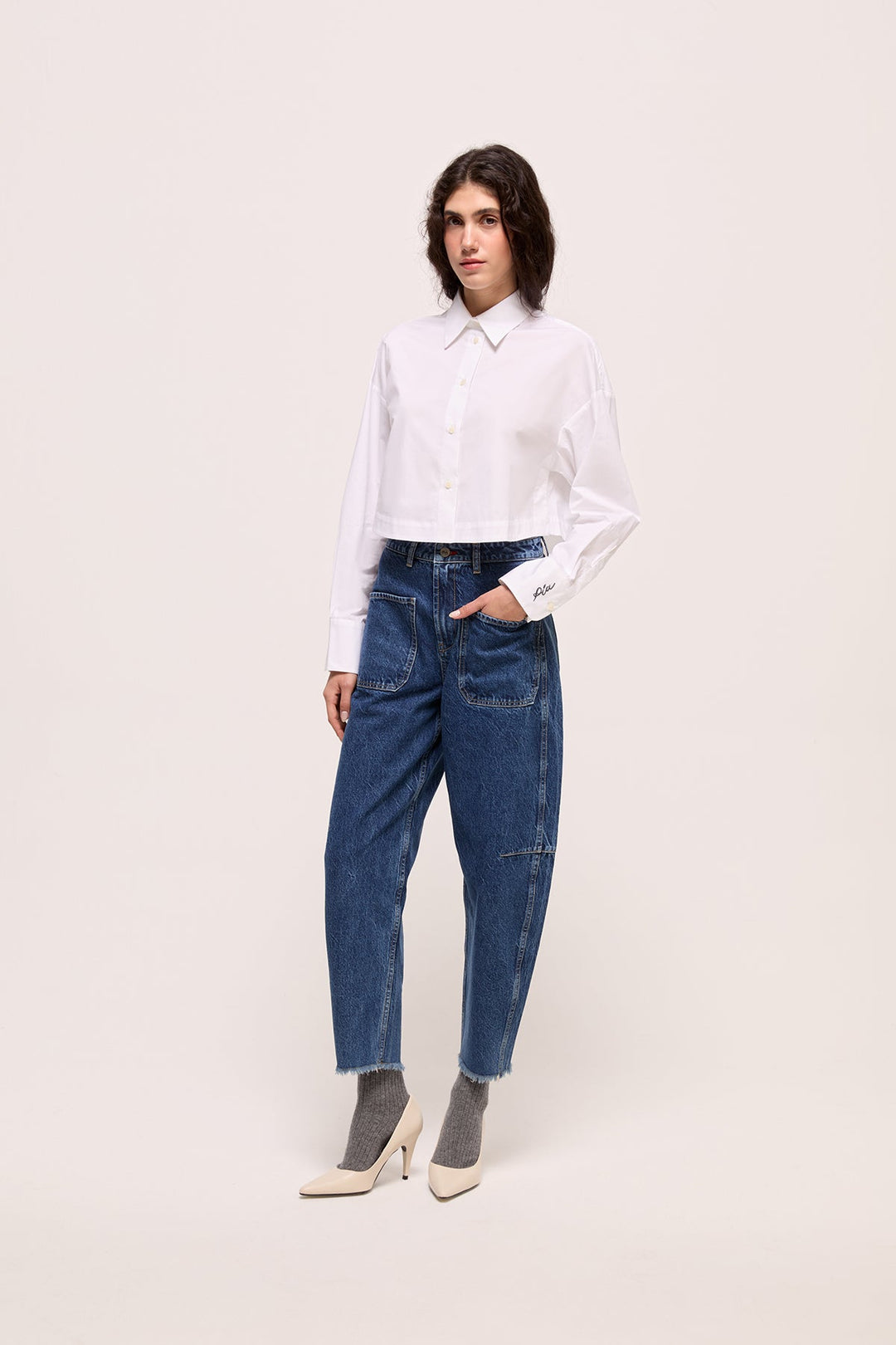 COCO - CURVED TAPARED JEAN - MID BLUE WASH DENIM