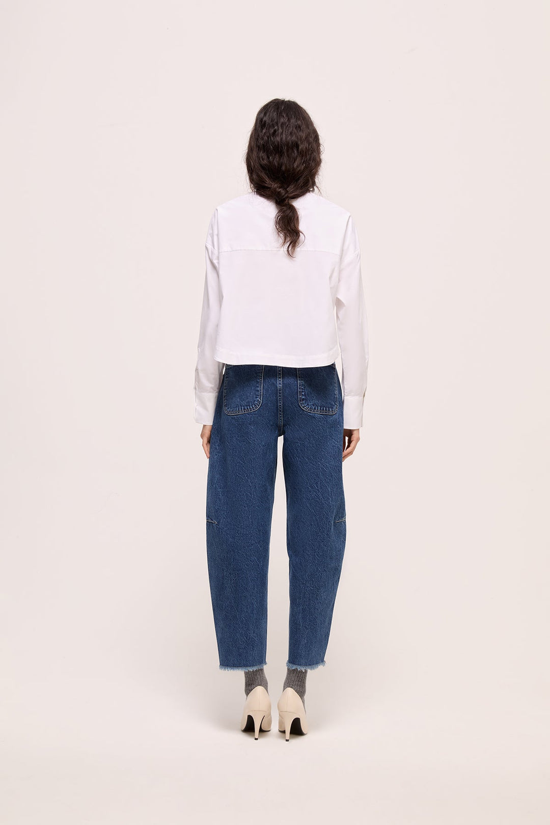 COCO - CURVED TAPARED JEAN - MID BLUE WASH DENIM