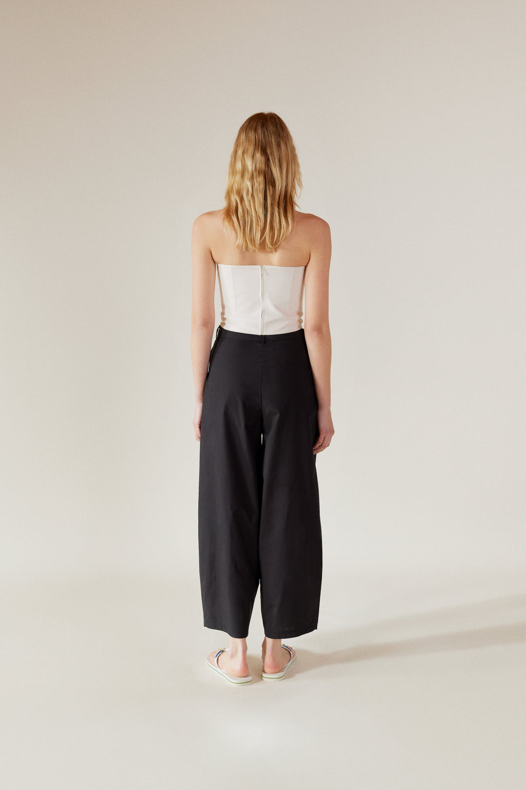 JONATHAN - Black Pleated Wide Leg Pants