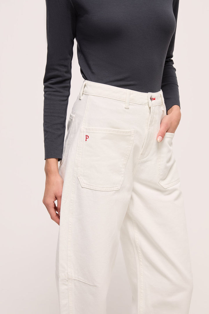 COCO - CURVED TAPARED JEAN - OFF WHITE WASH DENIM