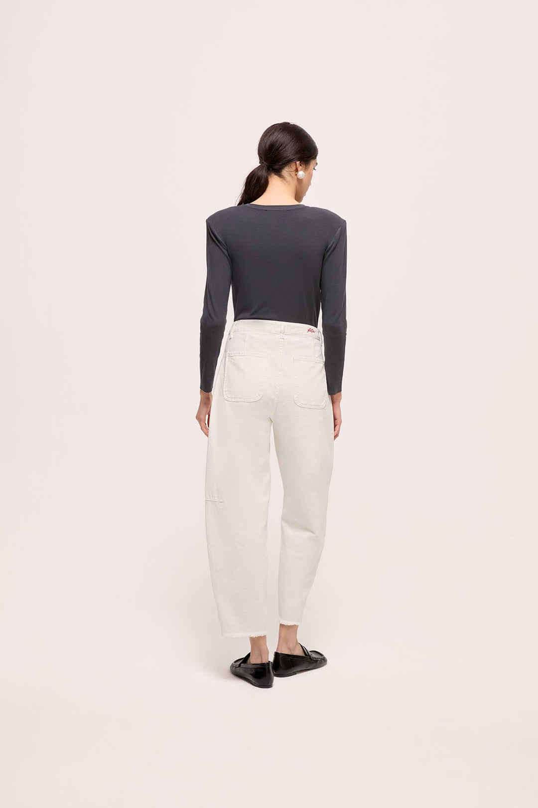 COCO - CURVED TAPARED JEAN - OFF WHITE WASH DENIM